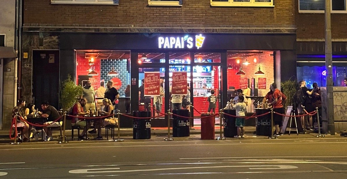 PAPAI´S Düsseldorf bei Nacht